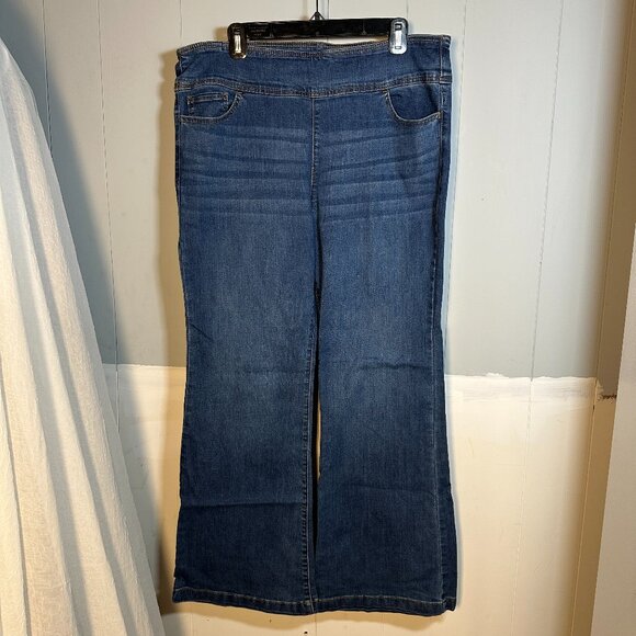 Sofia Vergara Women's Melisa Flare Bootcut Pull-On Stretch Jeans Size 18 Short - Picture 1 of 14